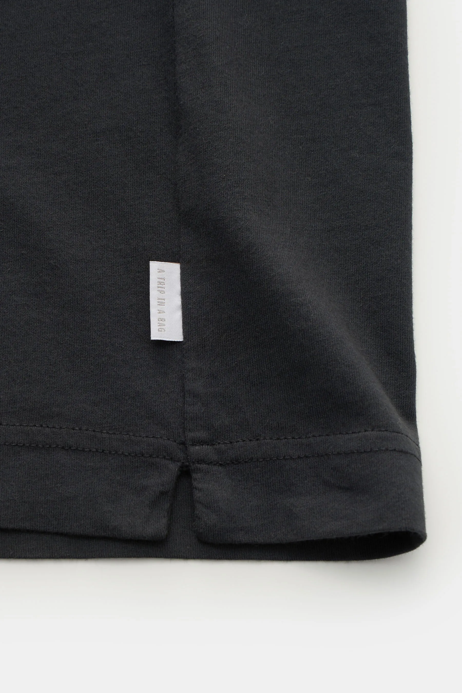 04651/ A trip in a bag - Herren - Rundhals-T-Shirt schwarz – Bild 4