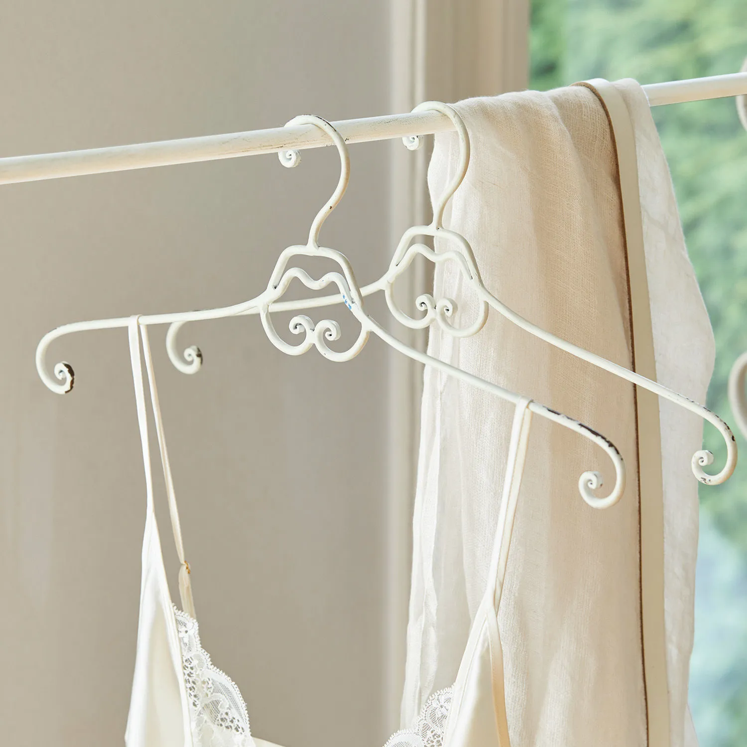 Kleiderbügel 2er Set Guin – Bild 2