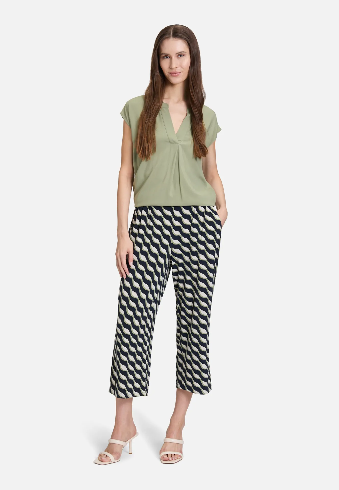 Schlupfhose mit Bundfalten – Bild 2