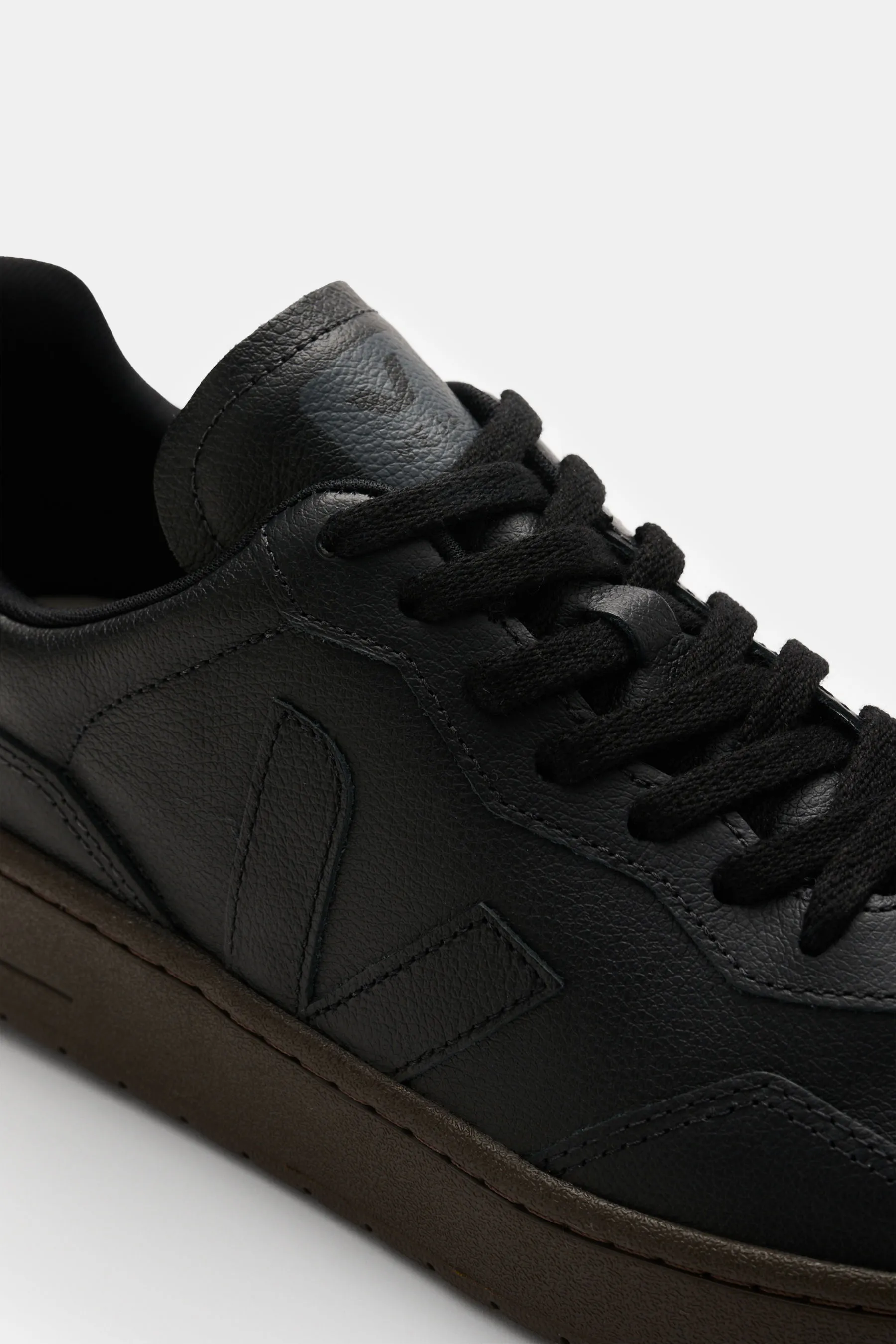 Veja - Herren - Sneaker 'V-90 O.T. Leather' schwarz – Bild 3