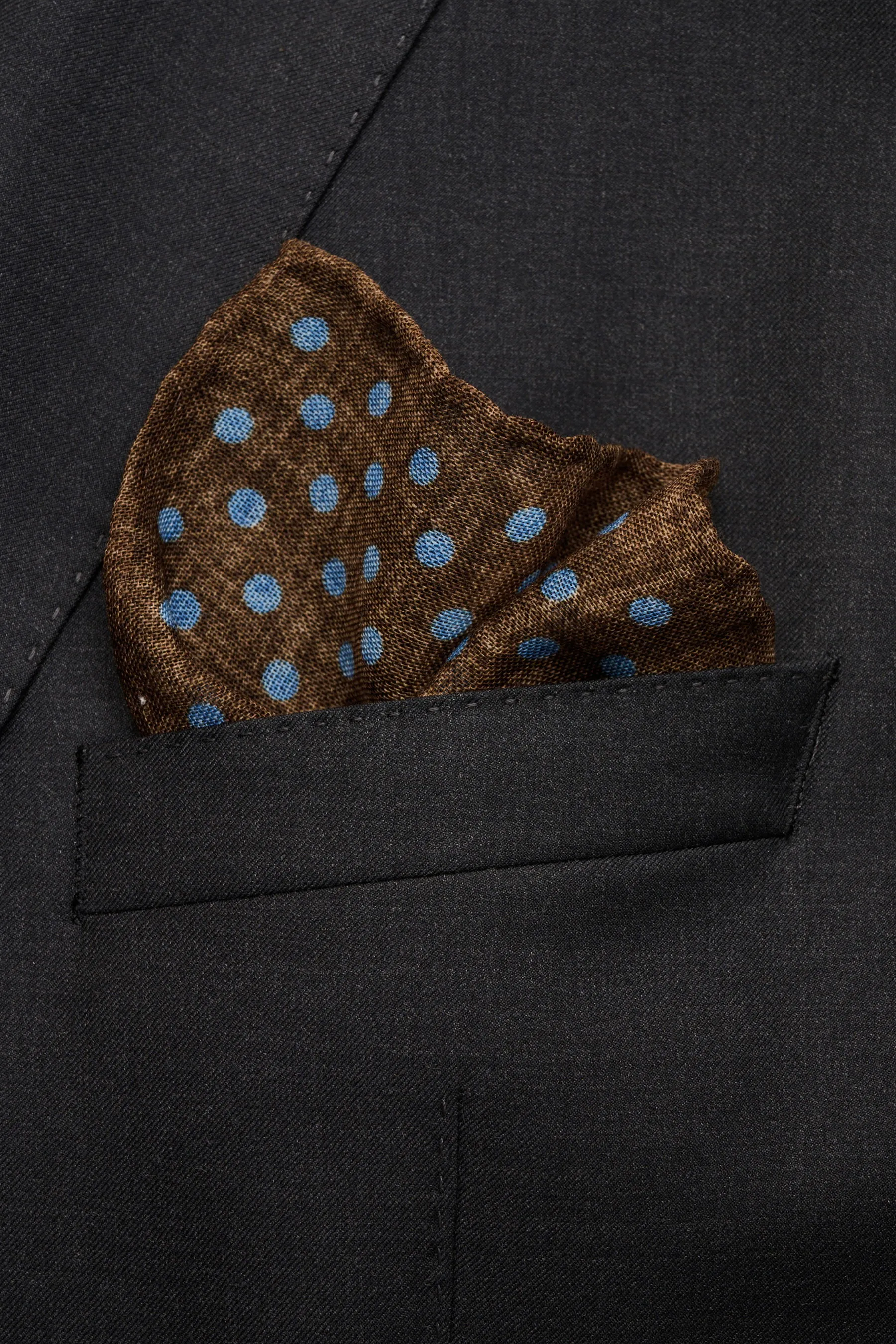 Rosi Collection - Herren - Einstecktuch braun/rauchblau gepunktet – Bild 3