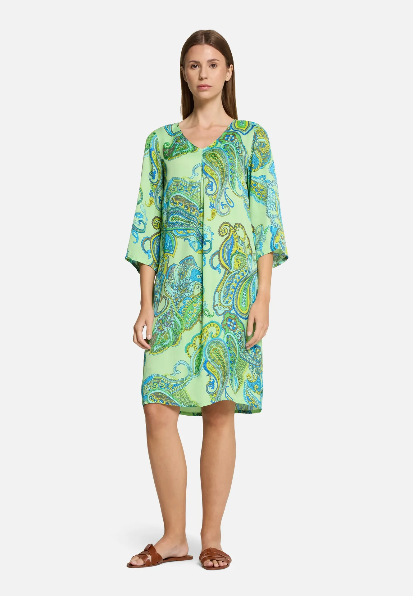 Sommerkleid mit V-Ausschnitt – Bild 2