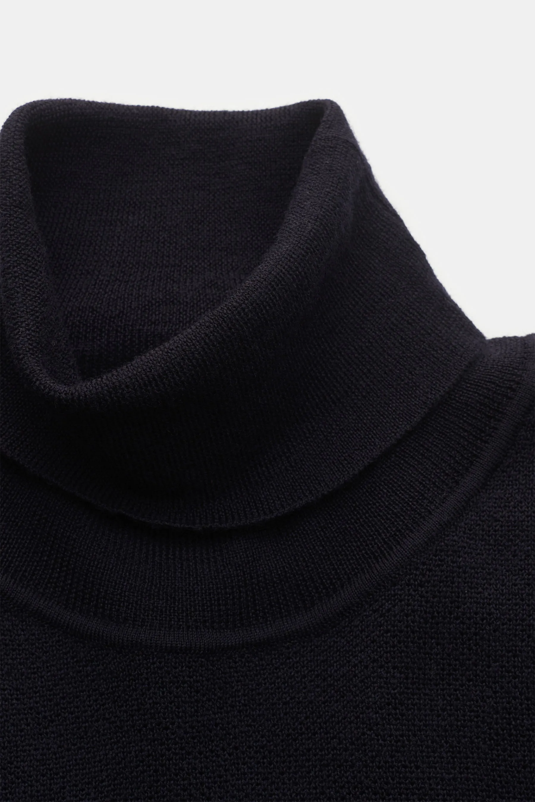 04651/ A trip in a bag - Herren - Merino Rollkragenpullover 'Oyster' navy – Bild 2