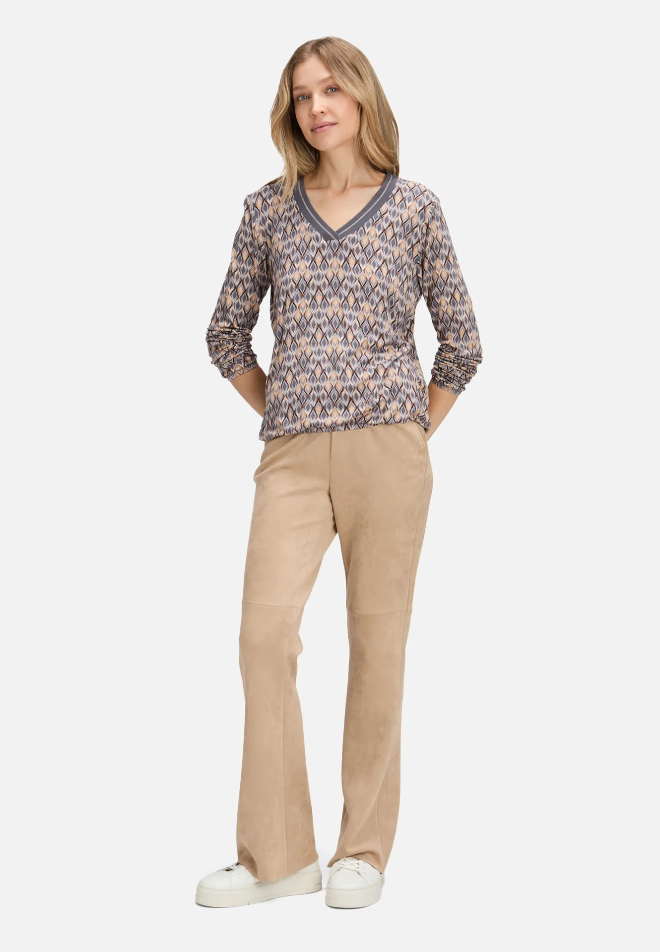 Blusenshirt mit V-Ausschnitt – Bild 2