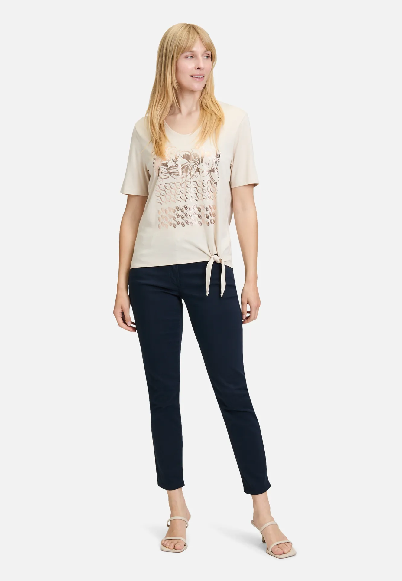 Basic Shirt mit Schleifenknoten – Bild 2