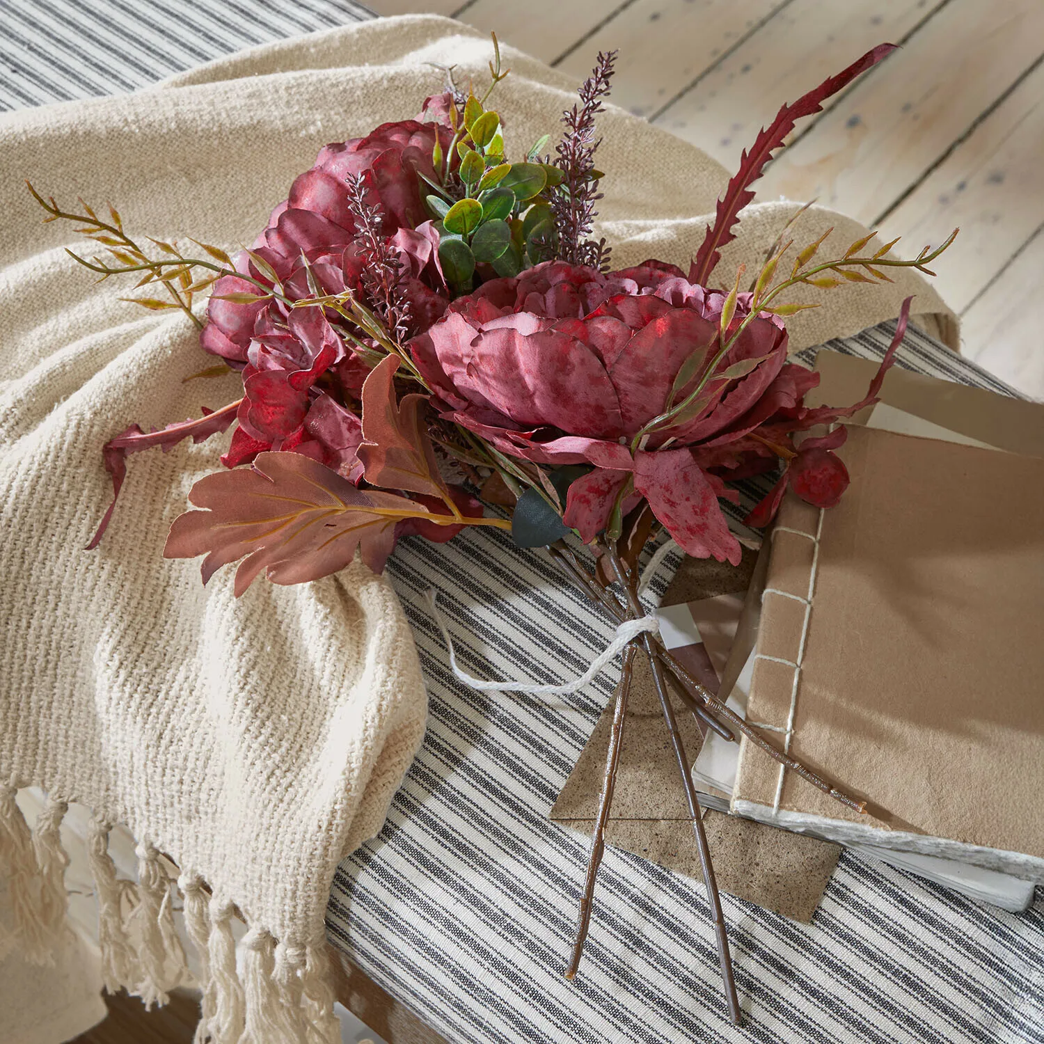 Deko-Blumenstrauß Rivière Ambrée Deko-Blumenstrauß Rivière Ambrée