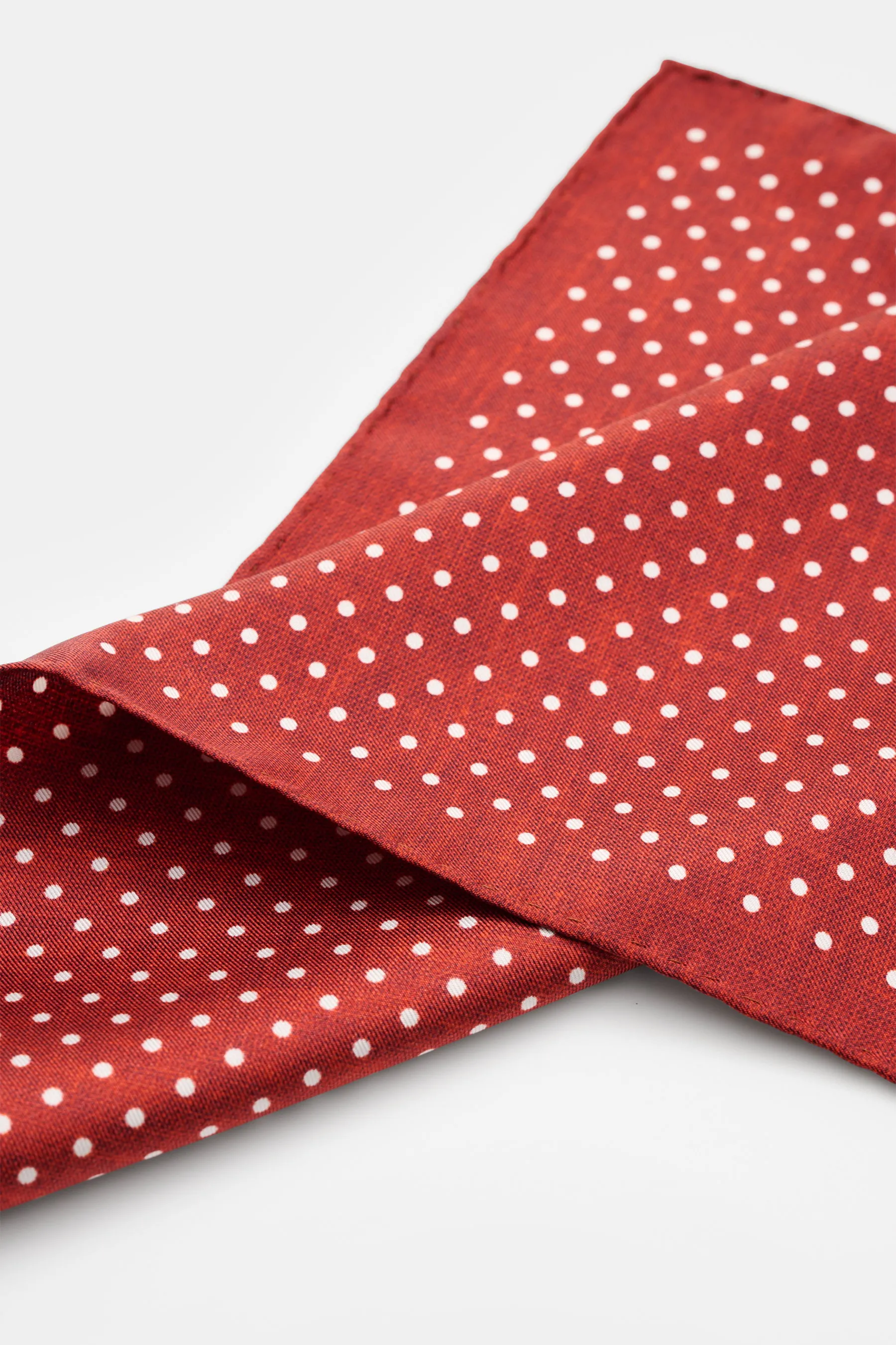 Rosi Collection - Herren - Seiden-Einstecktuch dunkelrot gepunktet – Bild 4