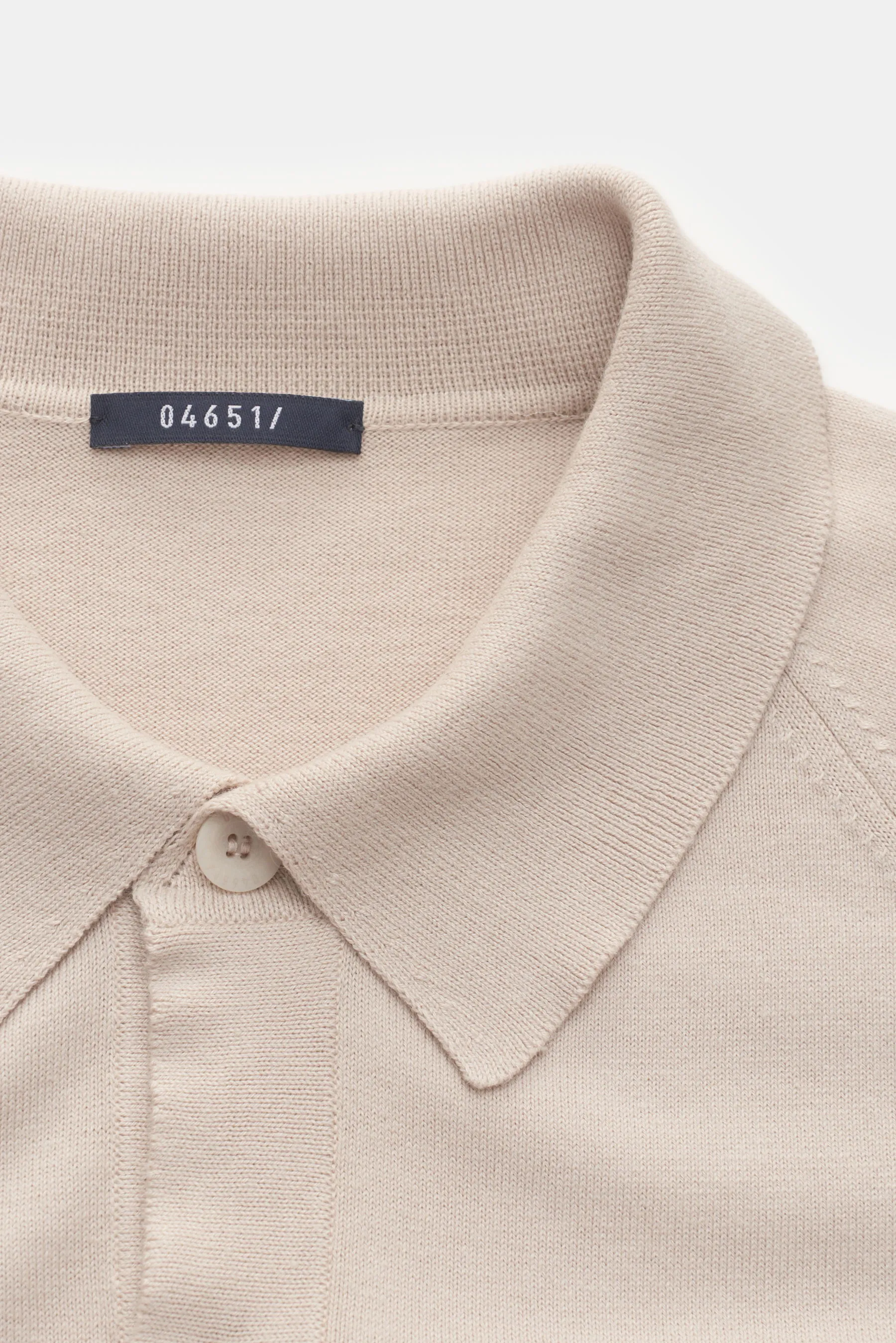 04651/ A trip in a bag - Herren - Kurzarm-Strickhemd 'Foggy Shirt' schmaler Kragen beige – Bild 2