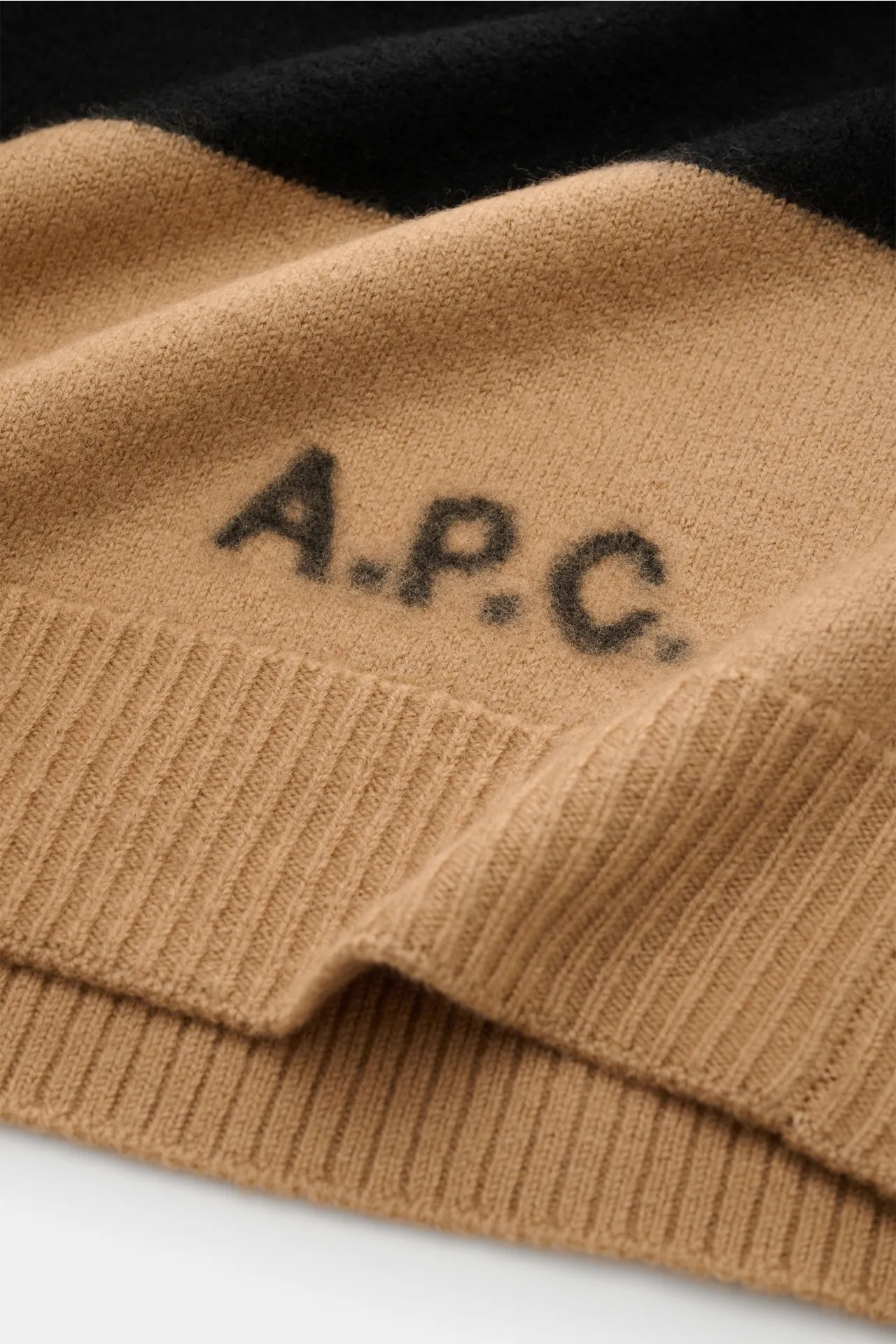 A.P.C. - Herren - Rundhalspullover 'Edwardo' camel/schwarz gestreift – Bild 4