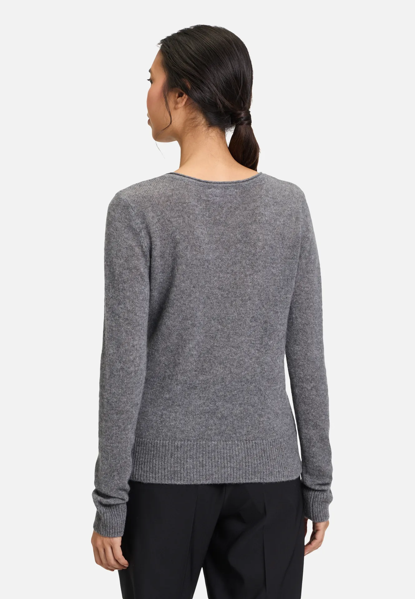 Kaschmir-Pullover mit V-Ausschnitt Kaschmir-Pullover mit V-Ausschnitt