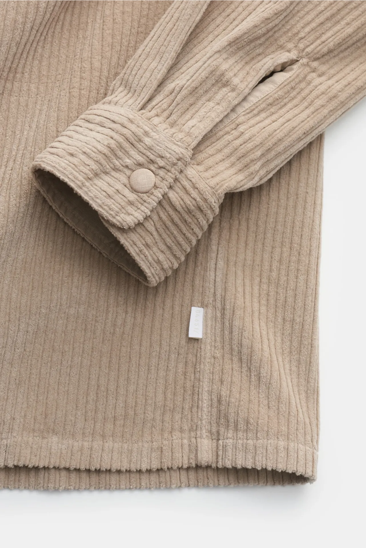 04651/ A trip in a bag - Herren - Cord-Overshirt 'Oyster' beige – Bild 4