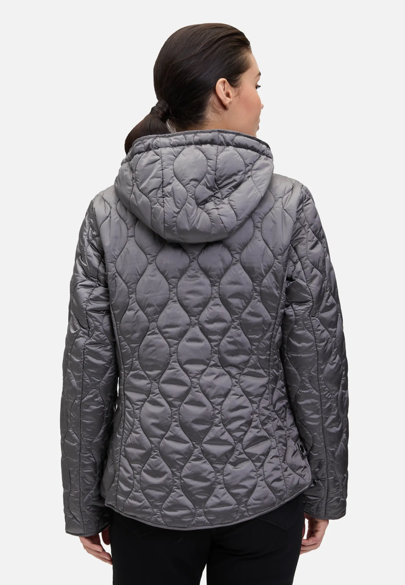 Outdoorjacke mit abnehmbarer Kapuze Outdoorjacke mit abnehmbarer Kapuze