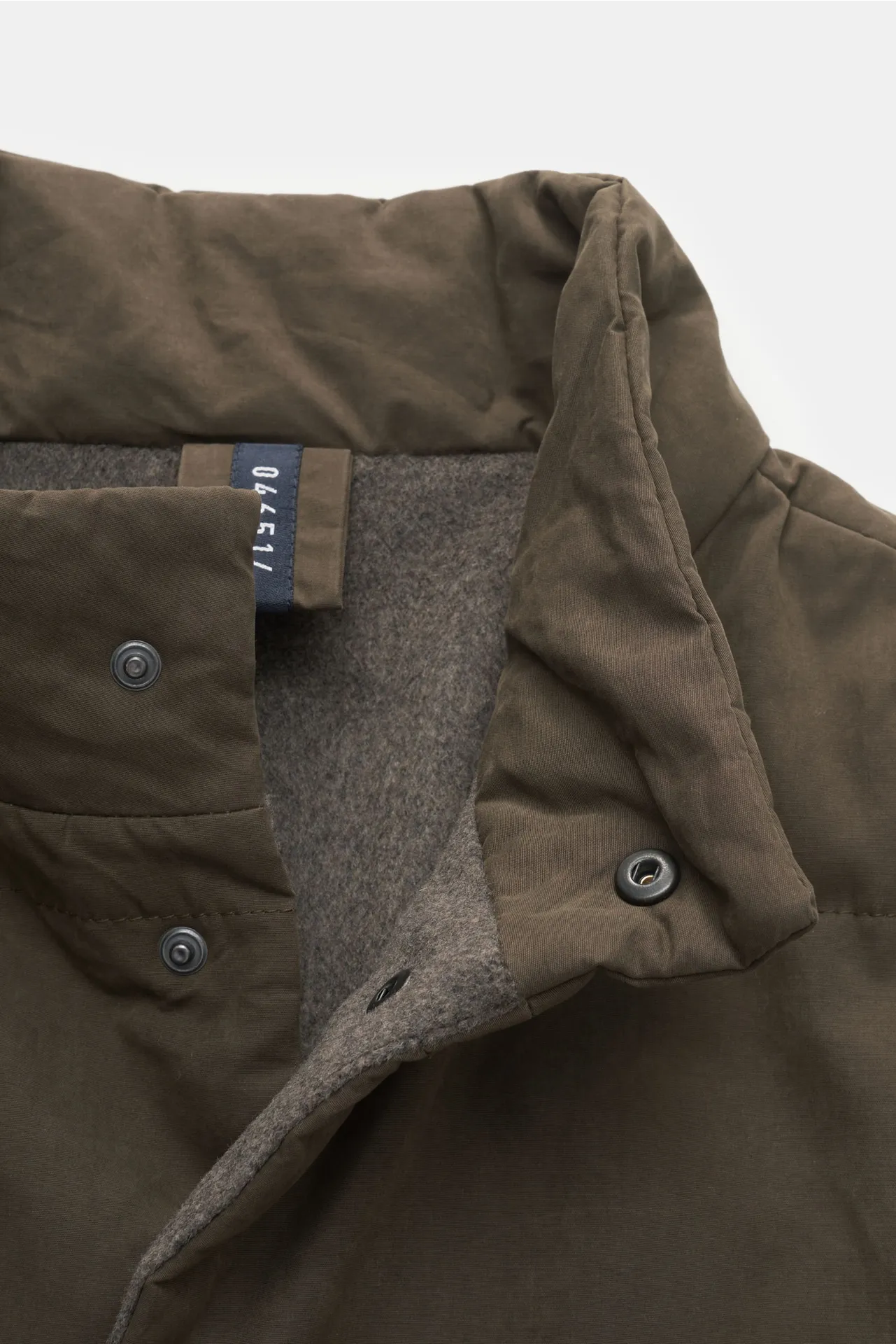 04651/ A trip in a bag - Herren - Outdoorweste 'Waxed Vest' oliv – Bild 2