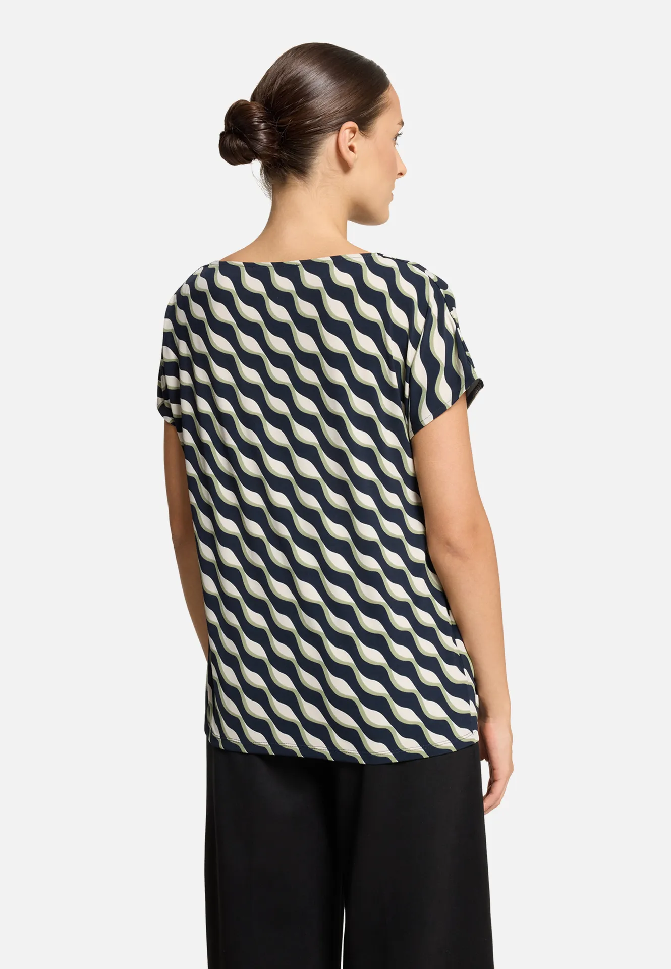 Printshirt mit Wasserfallausschnitt Printshirt mit Wasserfallausschnitt