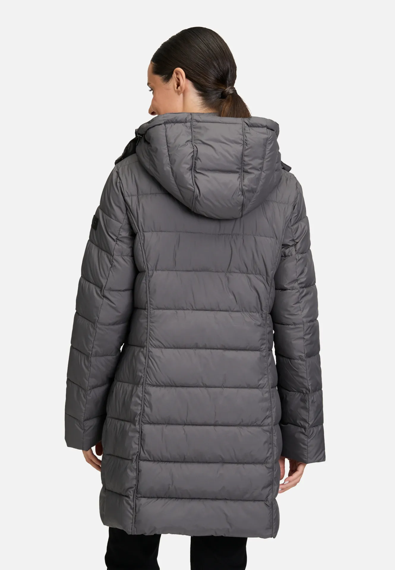 Steppjacke mit abnehmbarer Kapuze Steppjacke mit abnehmbarer Kapuze