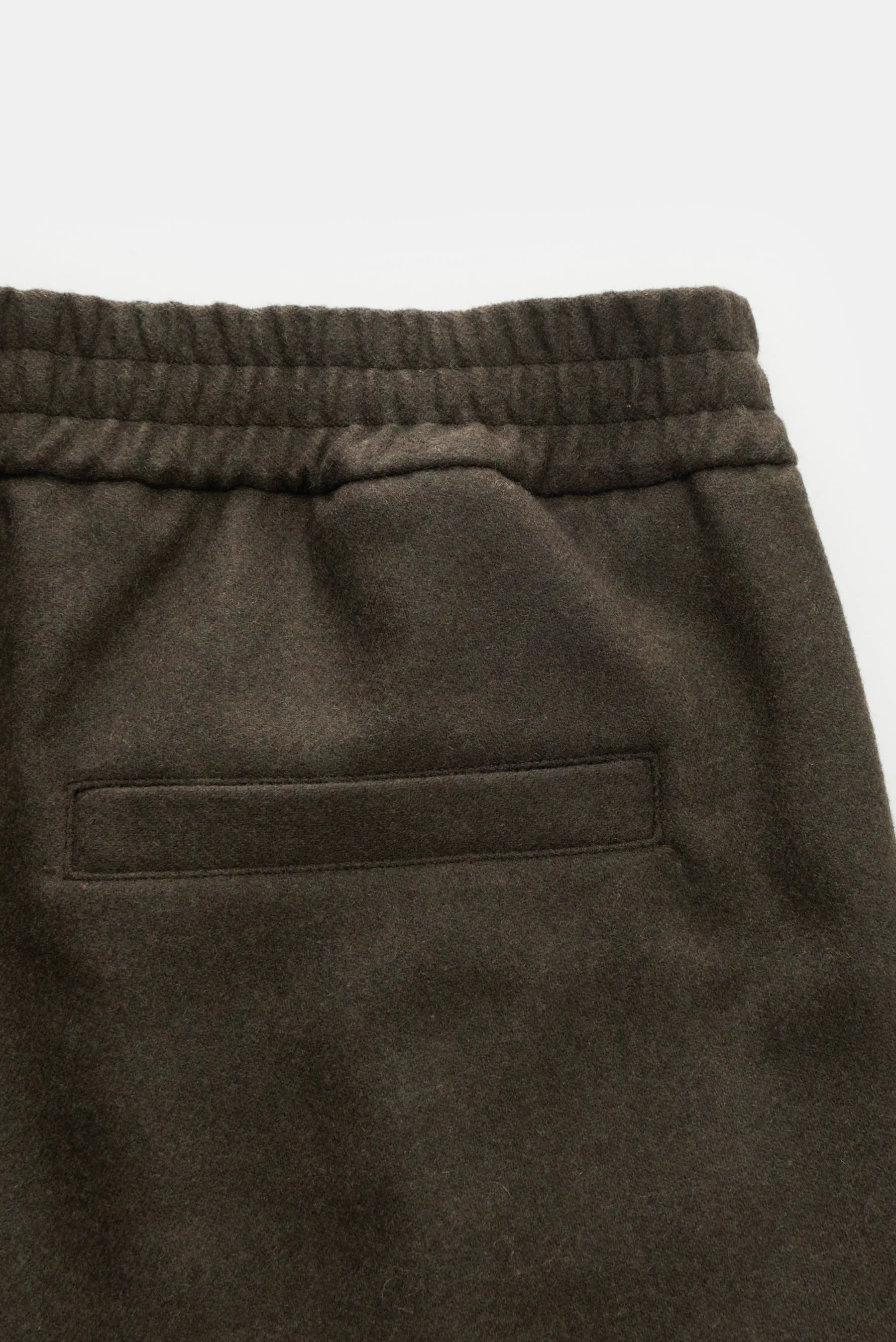 A.P.C. - Herren - Jogpants 'Pieter' dark olive – Bild 3