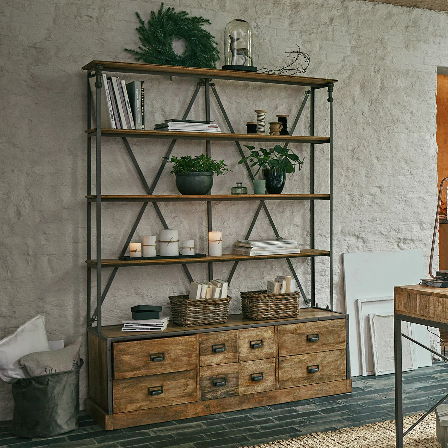 Regal Lemuel – Bild 2