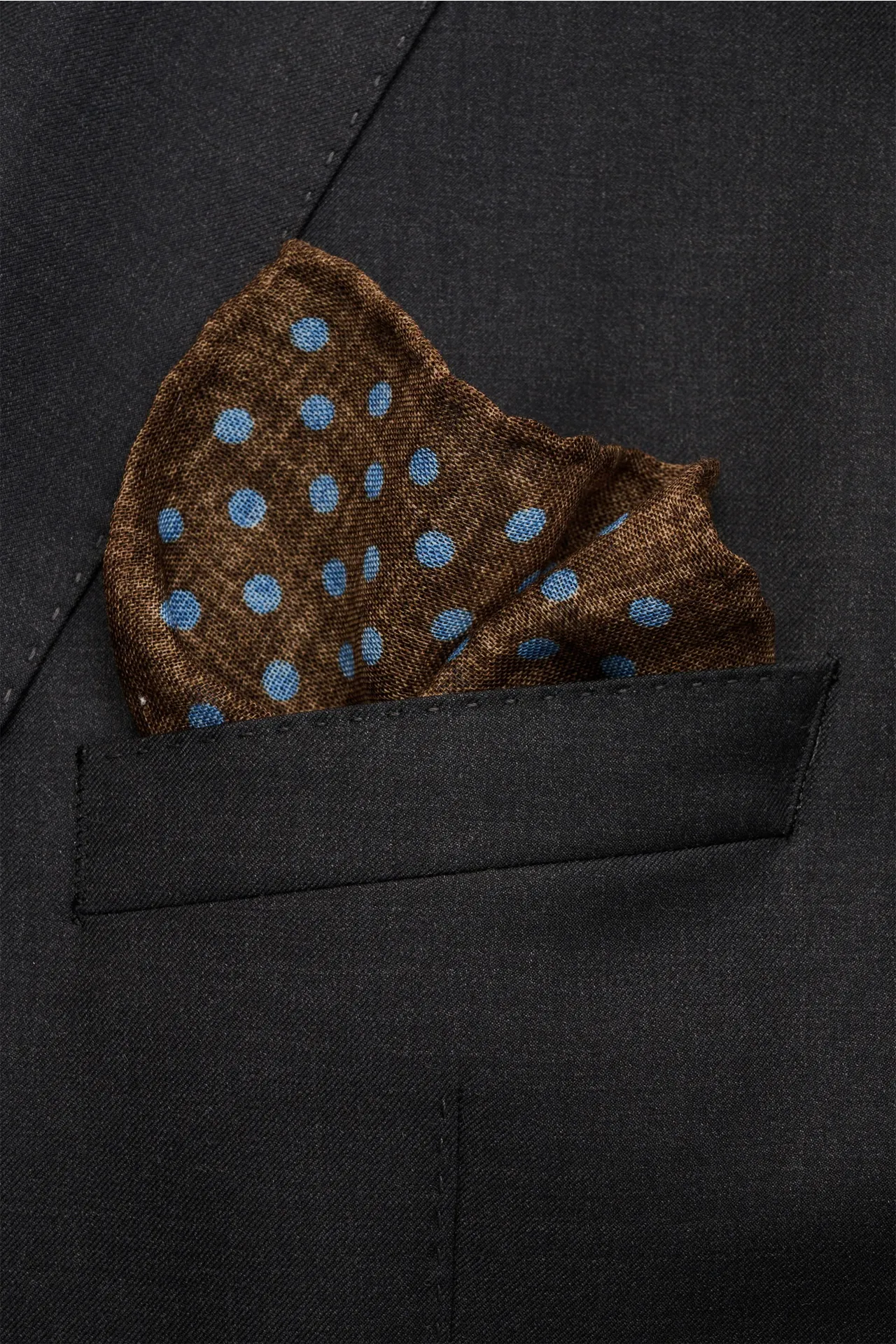 Rosi Collection - Herren - Einstecktuch braun/rauchblau gepunktet – Bild 3