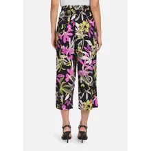 Schlupfhose mit Eingrifftaschen Schlupfhose mit Eingrifftaschen