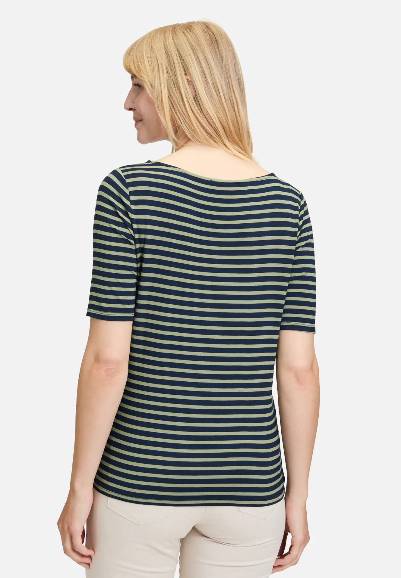 Ringelshirt mit U-Boot-Ausschnitt Ringelshirt mit U-Boot-Ausschnitt