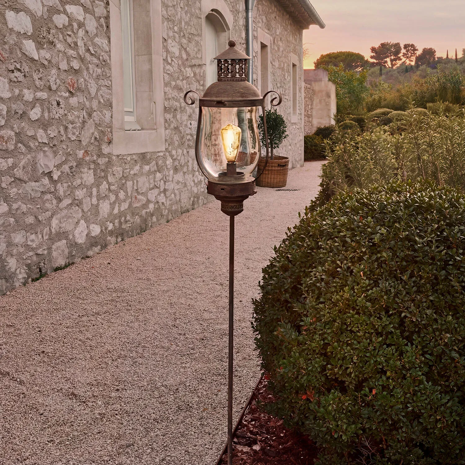 Wiederaufladbare LED-Laterne Volanaïs – Bild 2