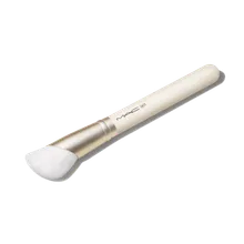 MAC Cosmetics 001 Serum + Moisturizer Brush MAC Cosmetics 001 Serum + Moisturizer Brush