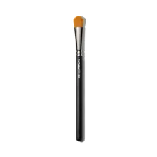 MAC Cosmetics 252 Synthetic Large Shader Brush MAC Cosmetics 252 Synthetic Large Shader Brush