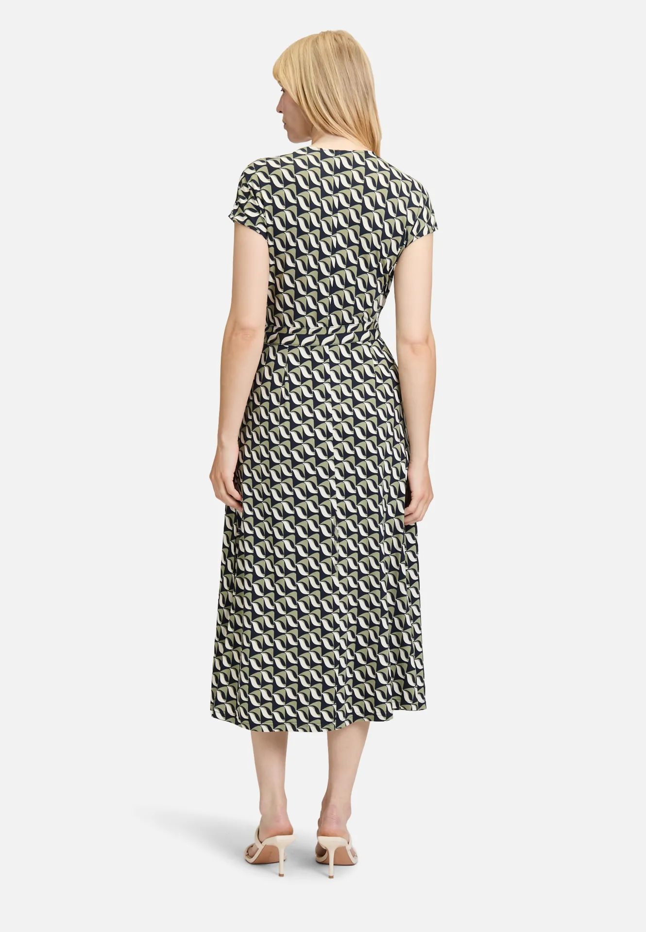 Jerseykleid mit V-Ausschnitt Jerseykleid mit V-Ausschnitt