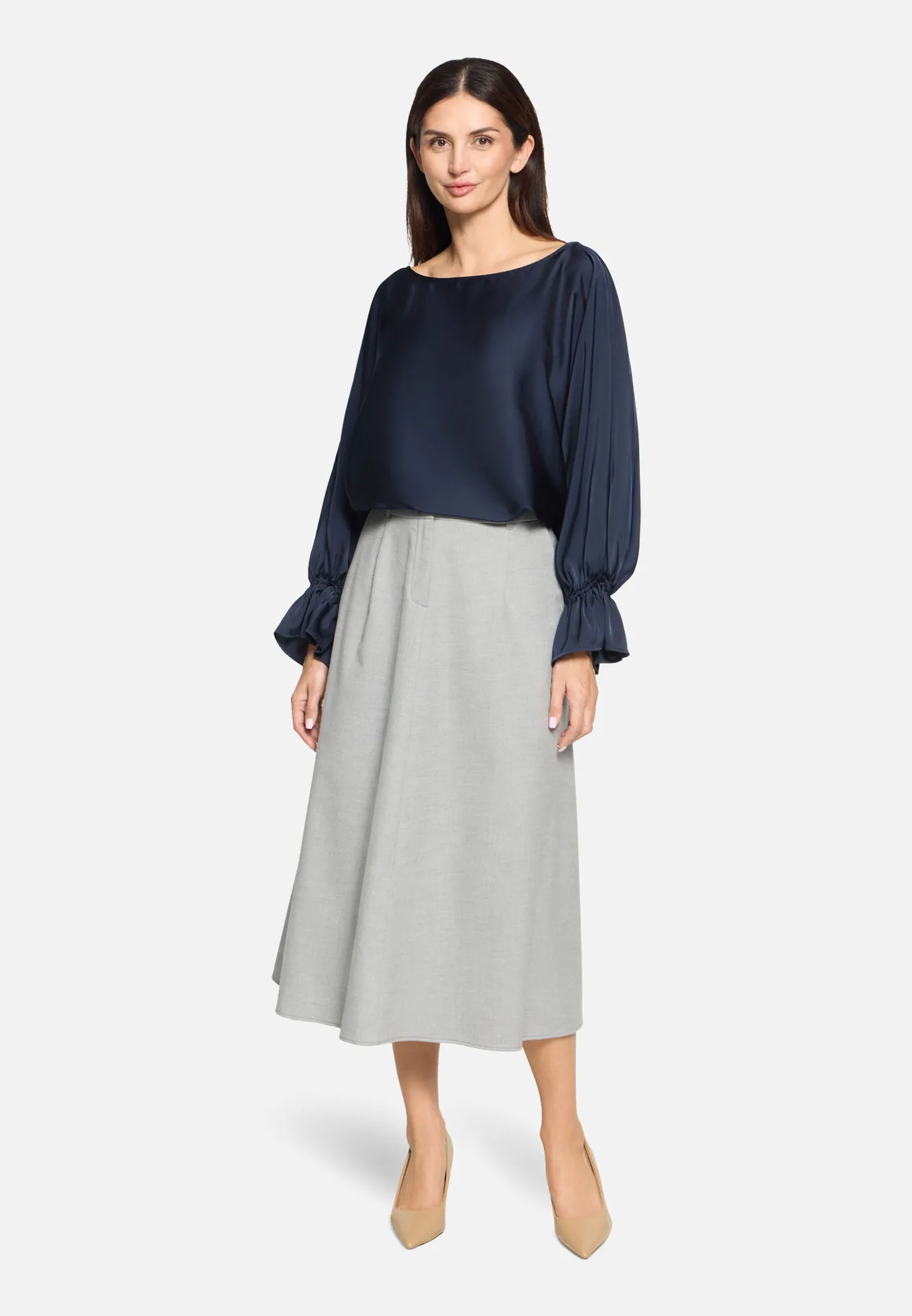 Satin-Bluse mit U-Boot-Ausschnitt – Bild 2