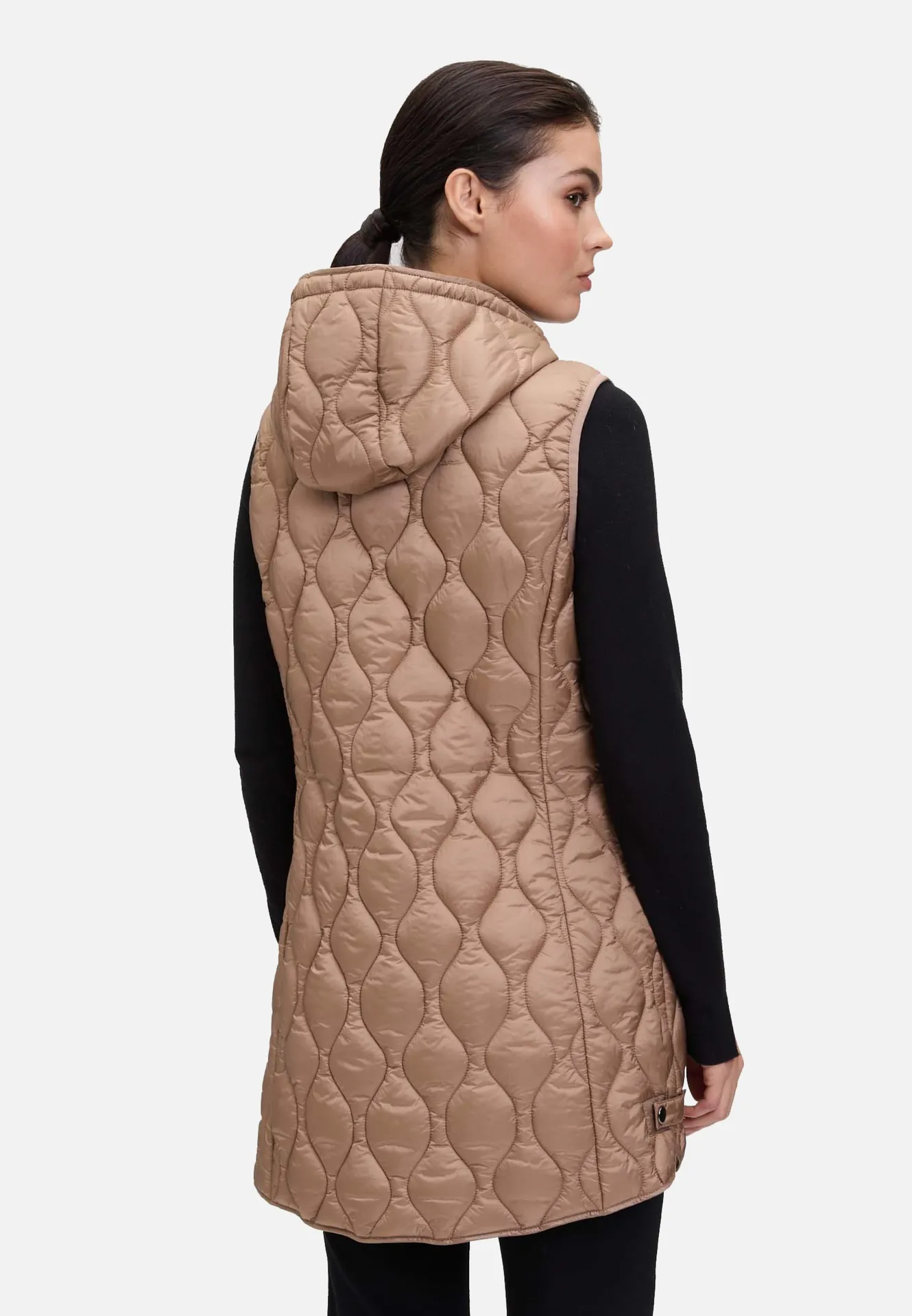 Steppweste mit abnehmbarer Kapuze Steppweste mit abnehmbarer Kapuze