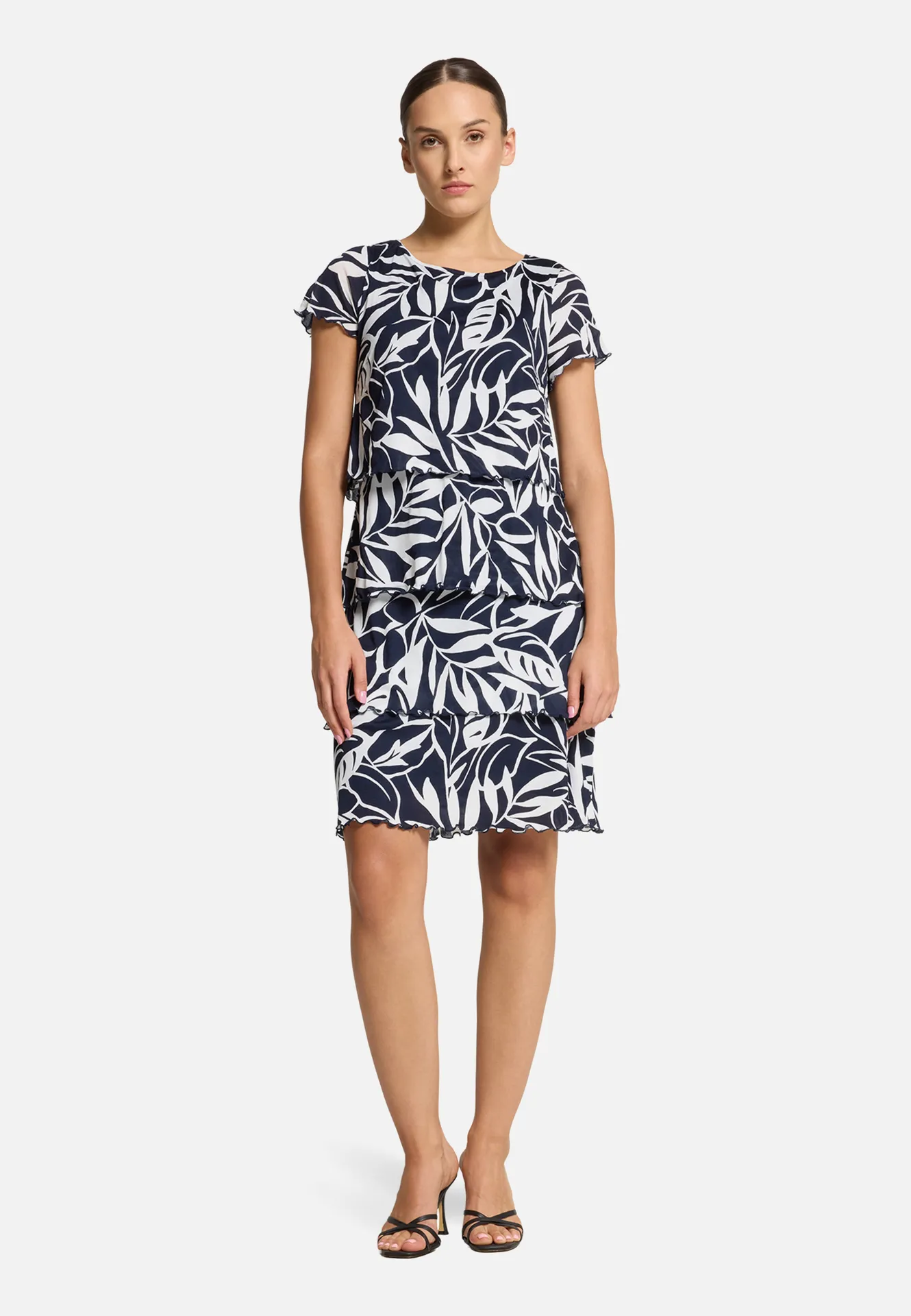 Stufenkleid mit U-Boot-Ausschnitt – Bild 2