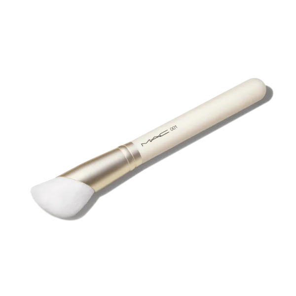 MAC Cosmetics 001 Serum + Moisturizer Brush MAC Cosmetics 001 Serum + Moisturizer Brush