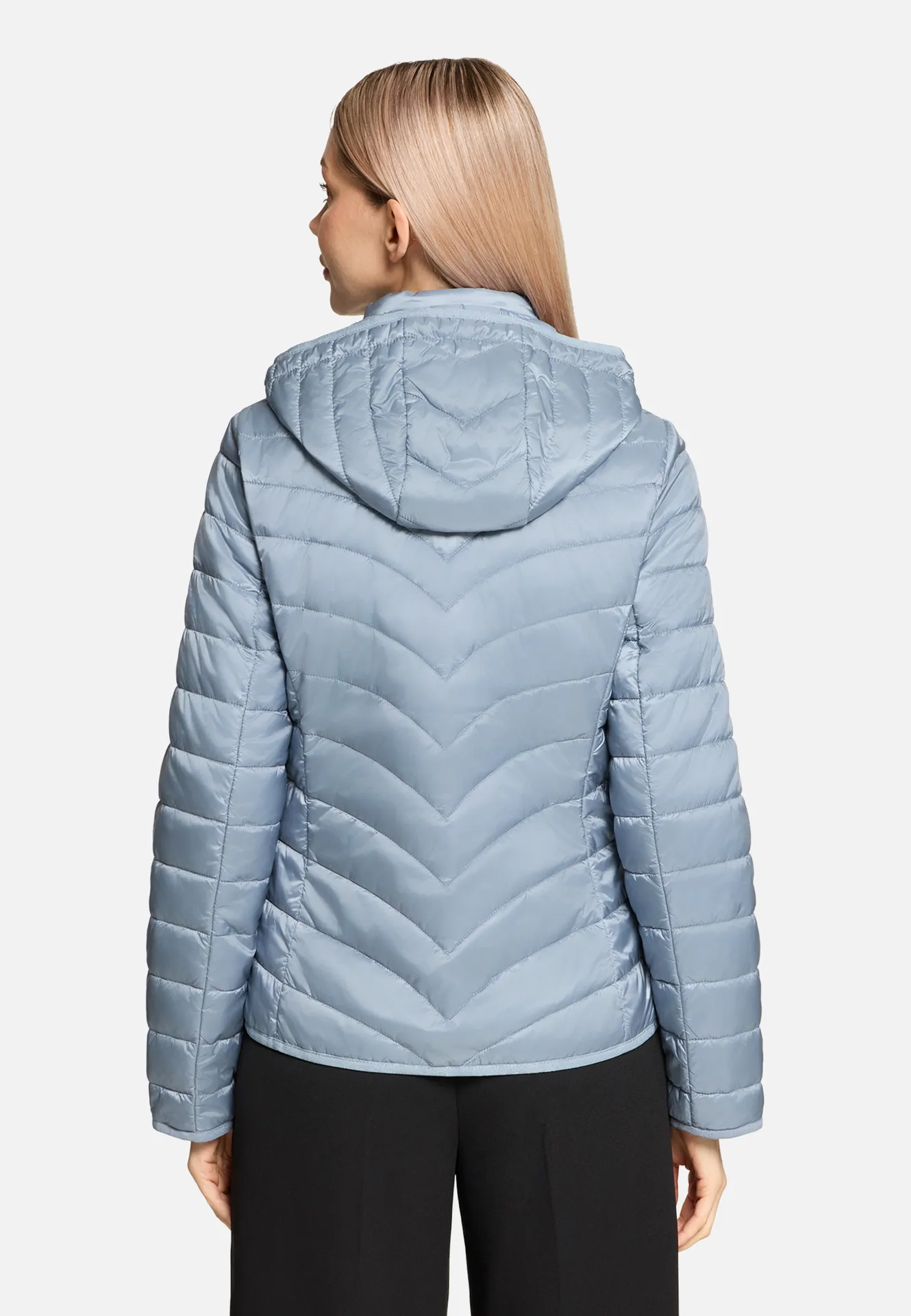 Outdoorjacke mit abnehmbarer Kapuze Outdoorjacke mit abnehmbarer Kapuze