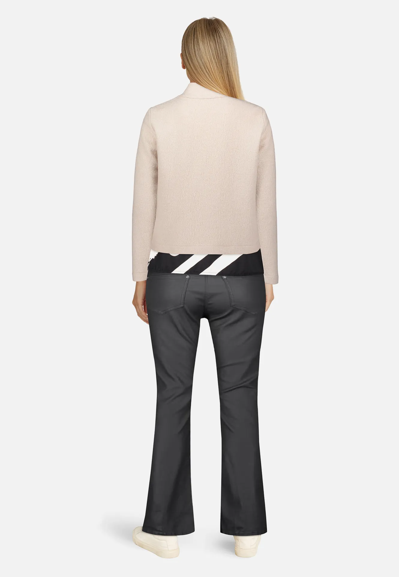 Kurzblazer mit Stehkragen Kurzblazer mit Stehkragen