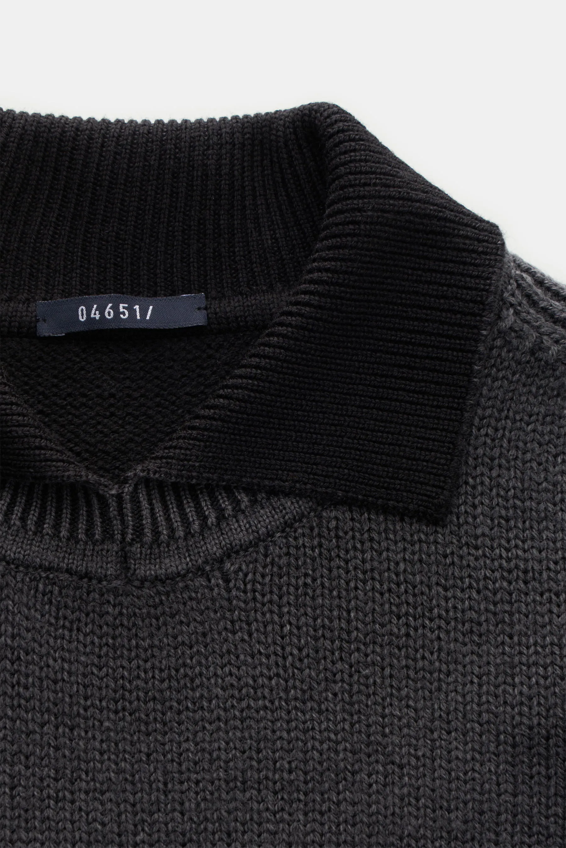 04651/ A trip in a bag - Herren - Pullover 'Foggy Mock' dunkelgrau – Bild 2