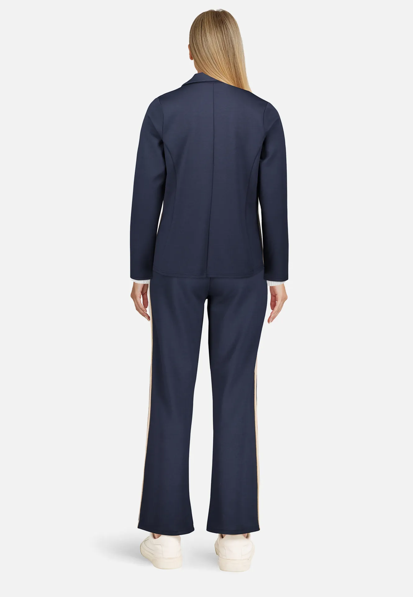 Kurzblazer mit aufgesetzten Taschen Kurzblazer mit aufgesetzten Taschen