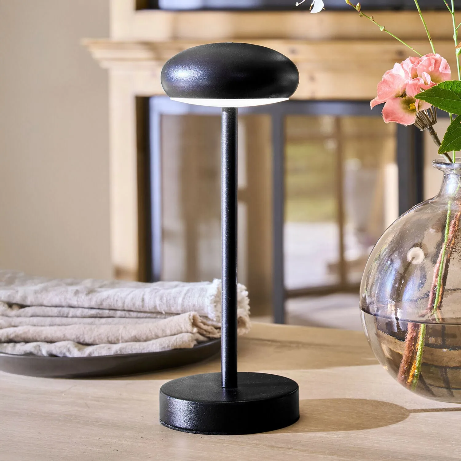 Wiederaufladbare Tischlampe Loxbridge – Bild 2