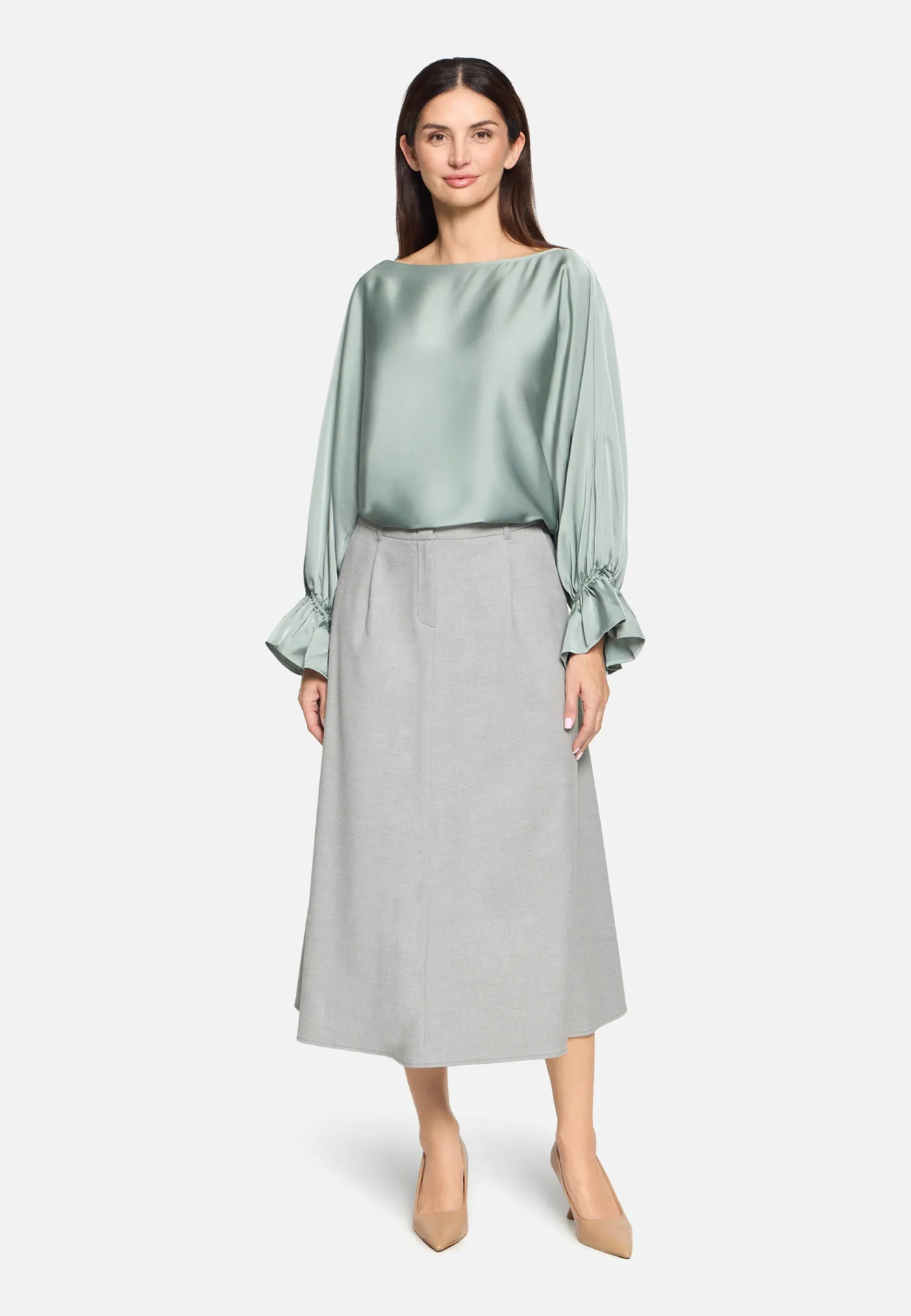 Satin-Bluse mit U-Boot-Ausschnitt – Bild 2