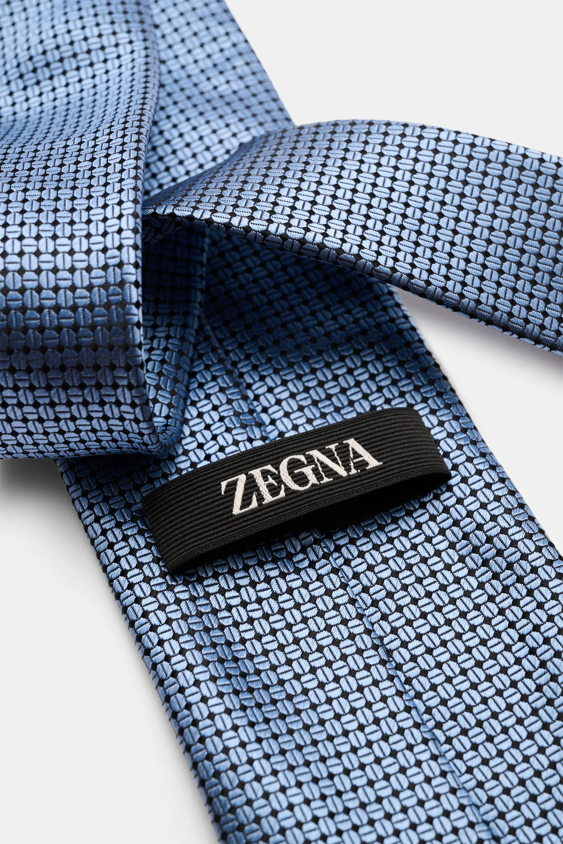 Zegna - Herren - Seidenkrawatte rauchblau/schwarz gemustert – Bild 3
