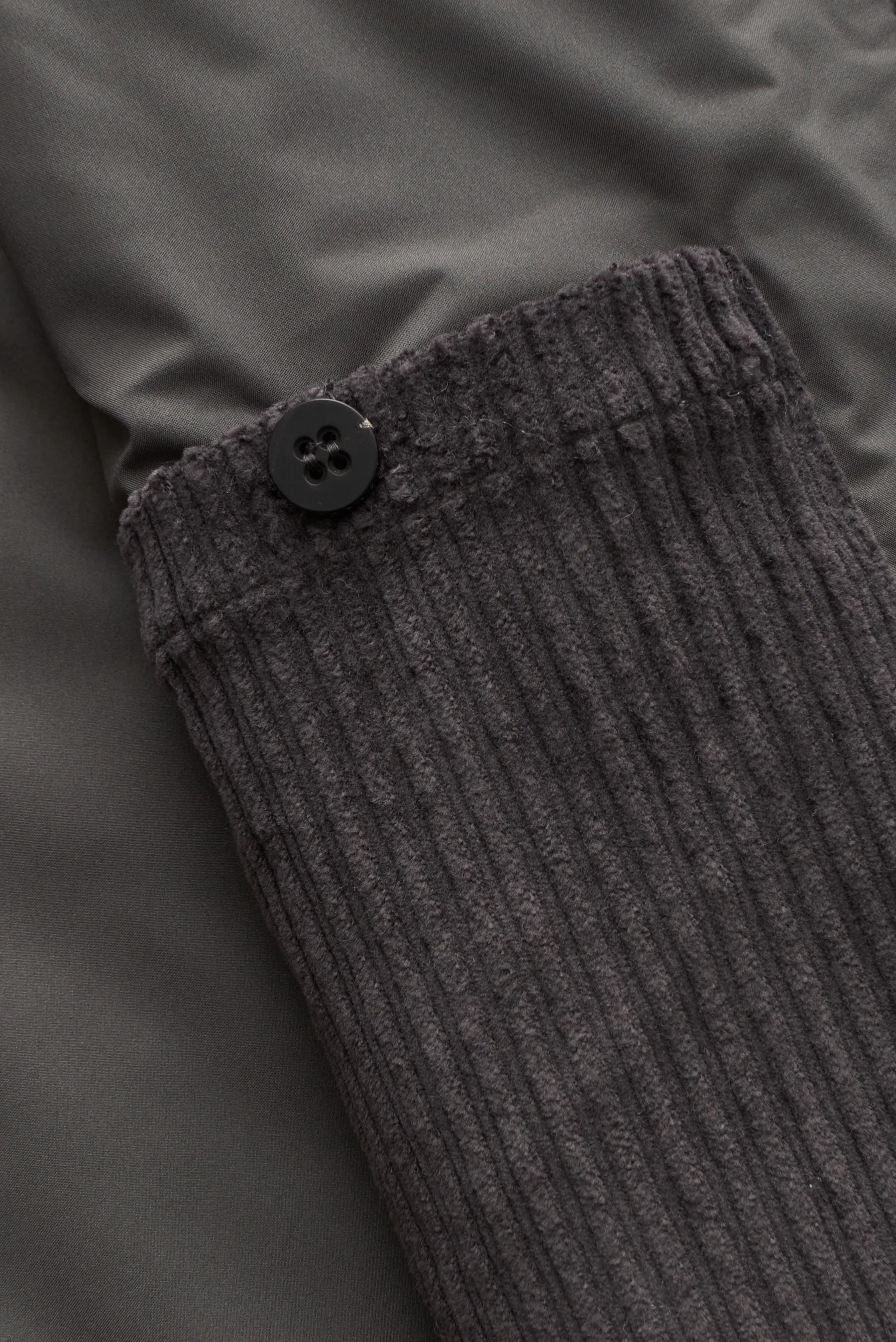 04651/ A trip in a bag - Herren - Cordjacke 'Cord Blou' dunkelgrau – Bild 5