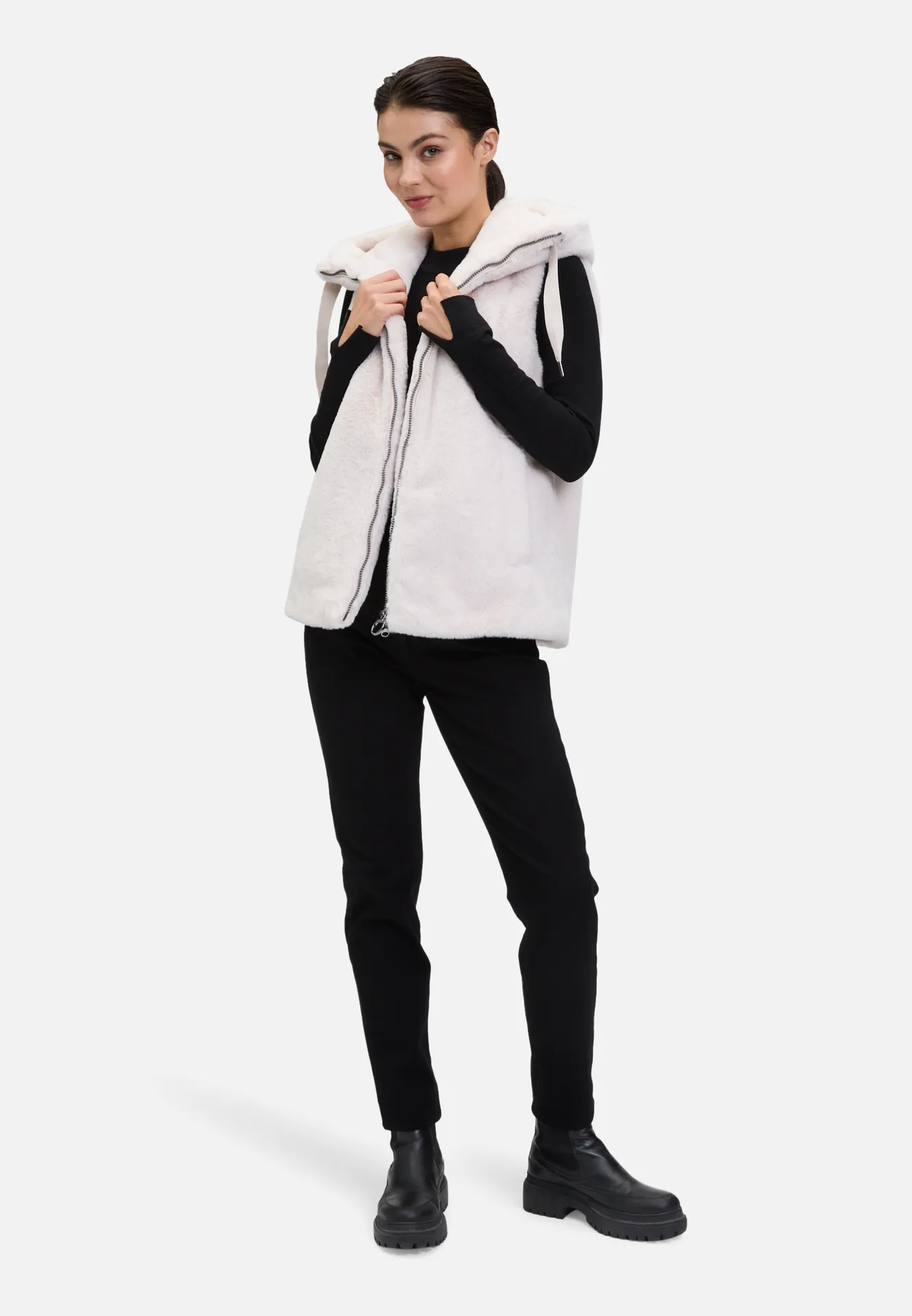 Plüschweste mit Kapuze – Bild 2