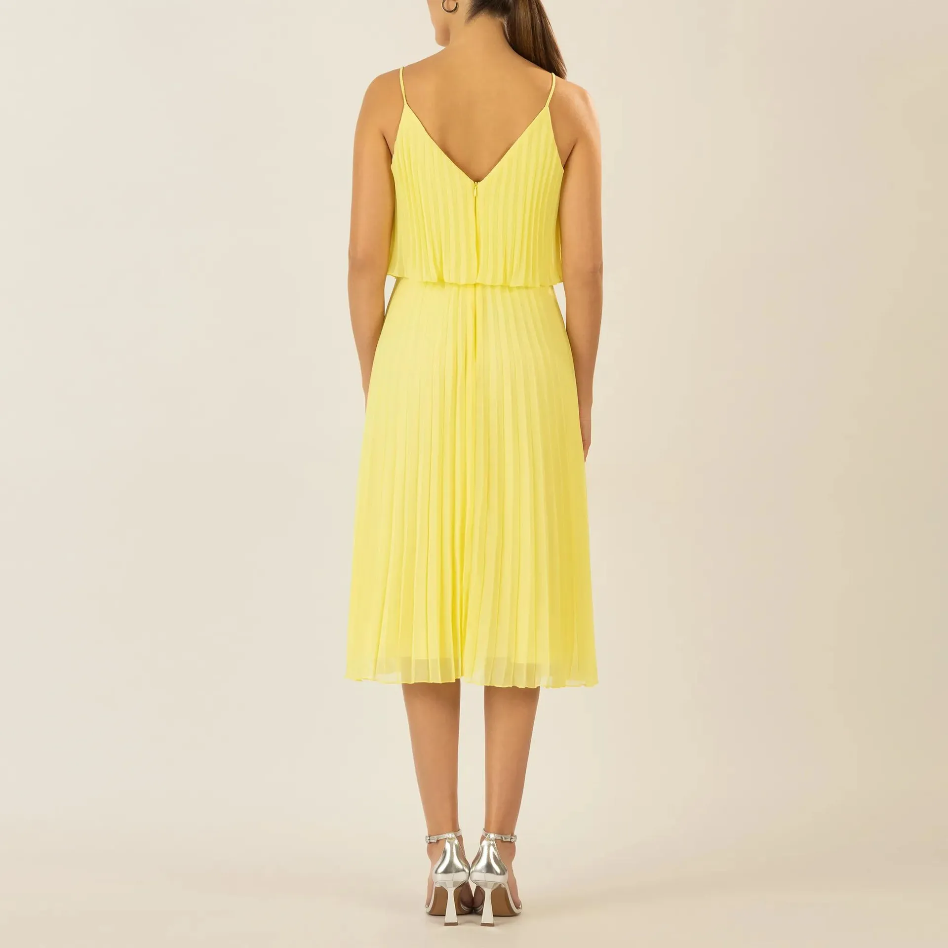 Apart - kurzes Plisseekleid - Größe 46 - gelb – Bild 2