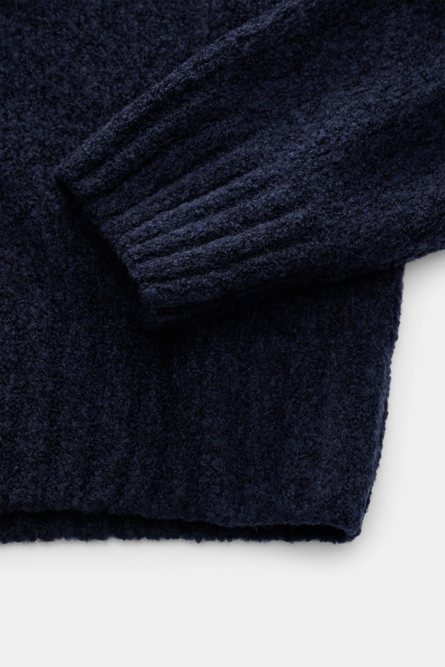 04651/ A trip in a bag - Herren - Rundhalspullover 'Grainy Crew' navy – Bild 4