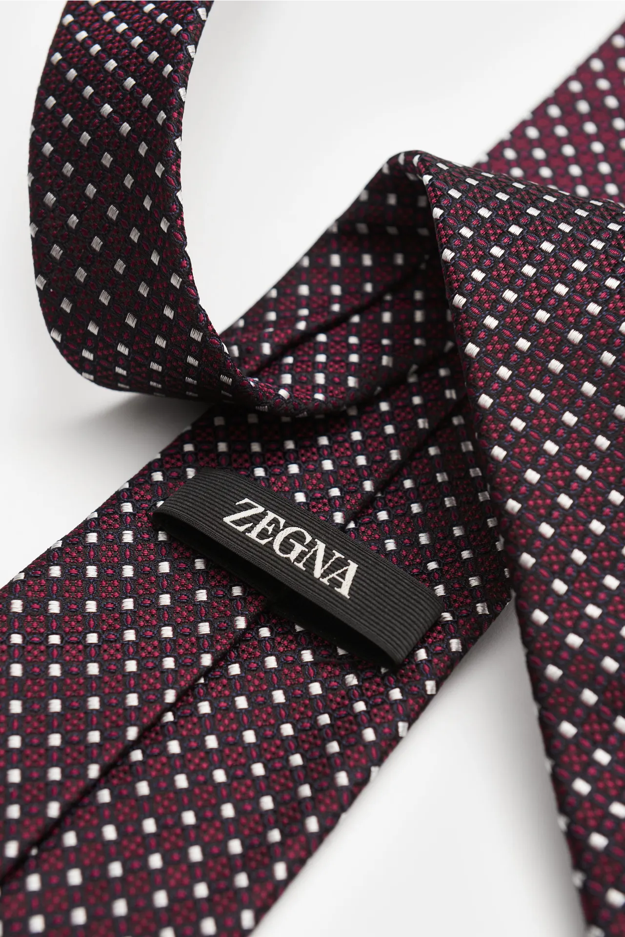 Zegna - Herren - Seidenkrawatte schwarz/dunkelrot/offwhite gemustert – Bild 3