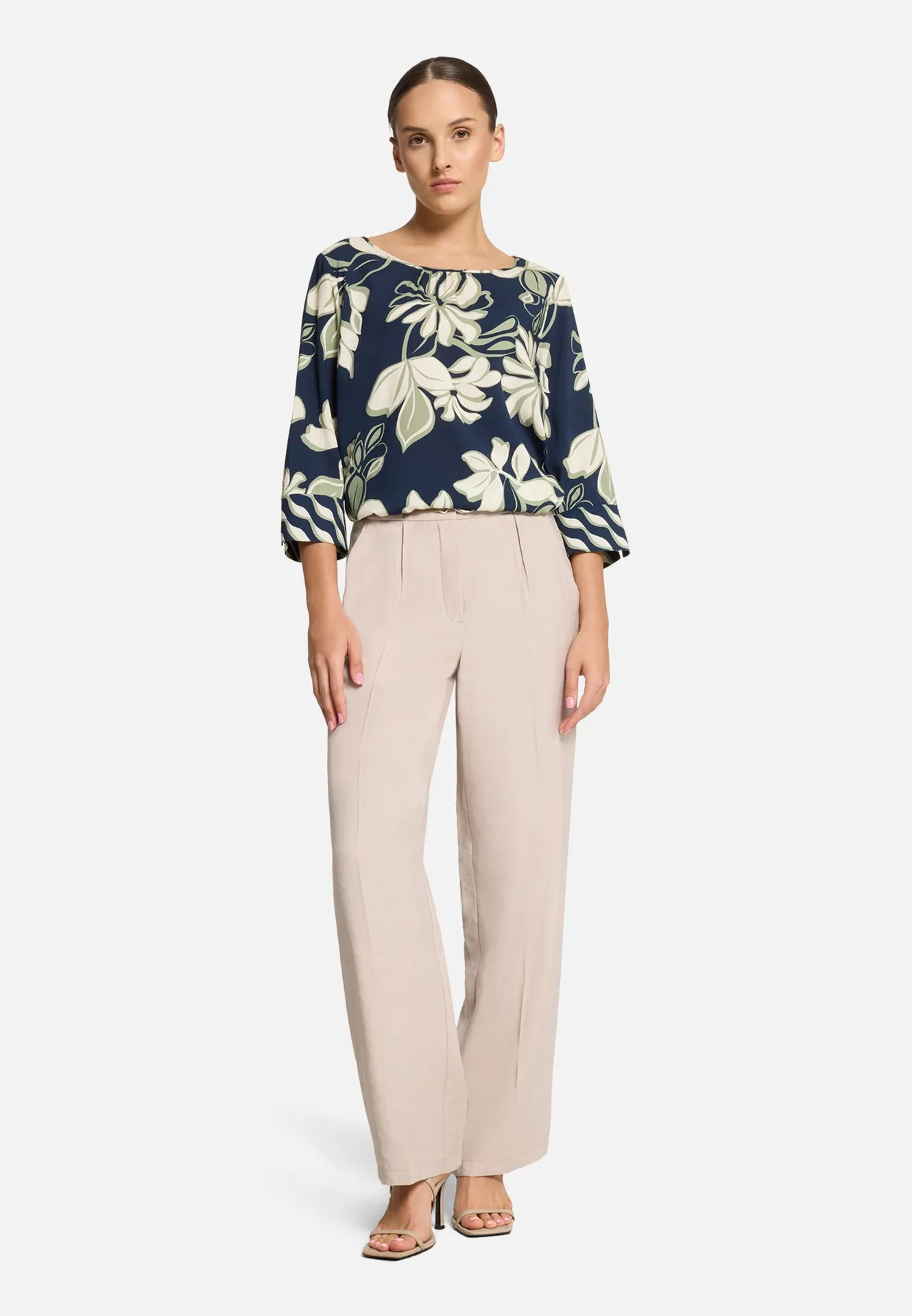 Schlupfbluse mit Rundhalsausschnitt – Bild 2