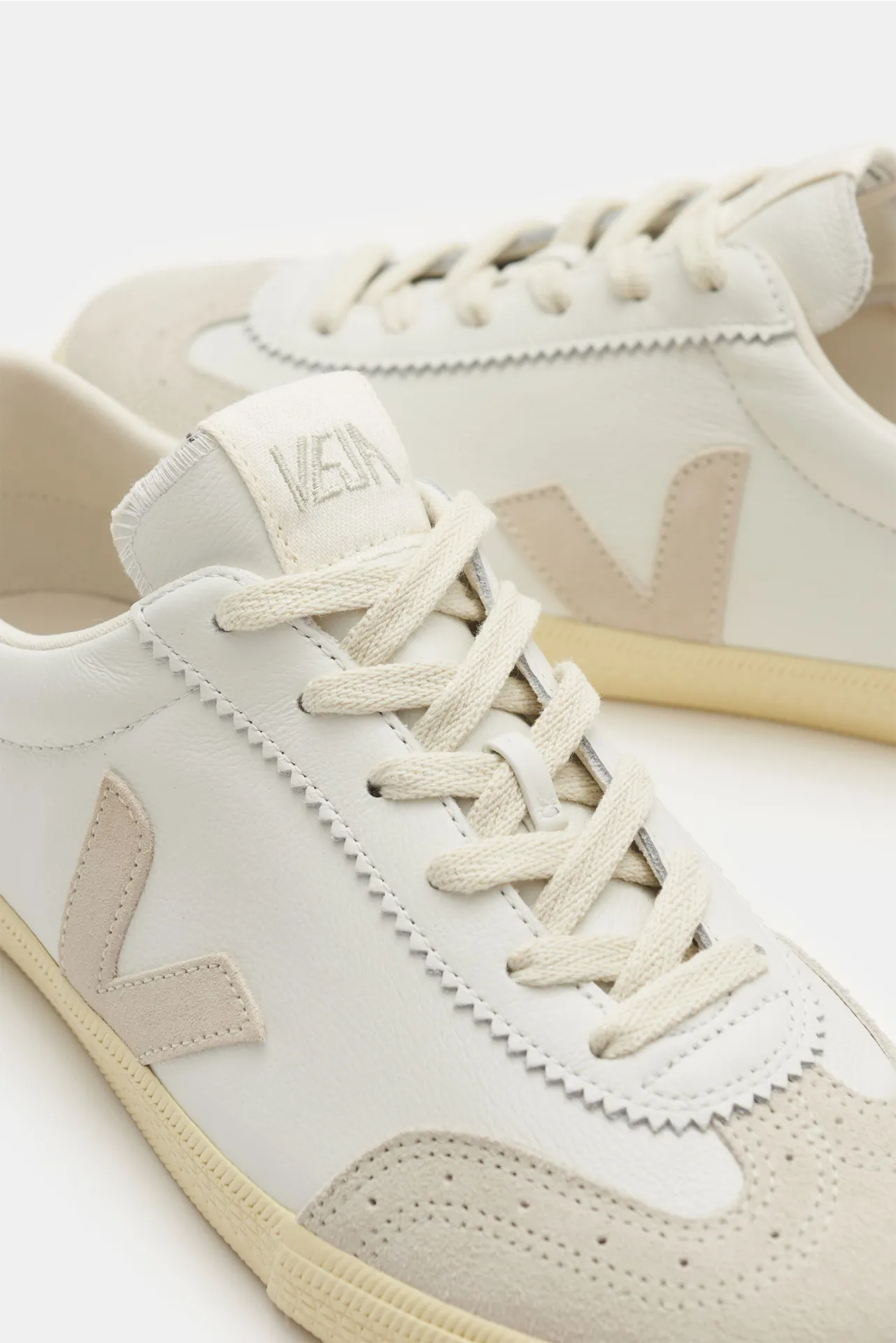 Veja - Herren - Sneaker 'Volley O.T. Leather' weiß/beige – Bild 3