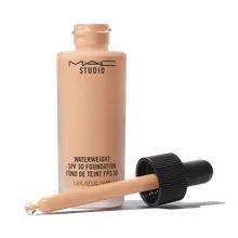 MAC Cosmetics Studio Waterweight SPF 30 Foundation MAC Cosmetics Studio Waterweight SPF 30 Foundation