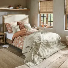 Bett Catham Bett Catham