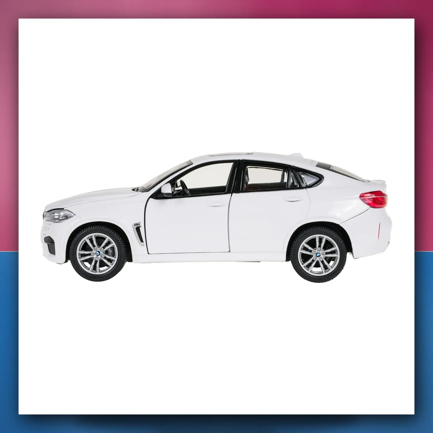 Metalni automobil BMW X6M 1:24 bijeli RASTAR - slika 1