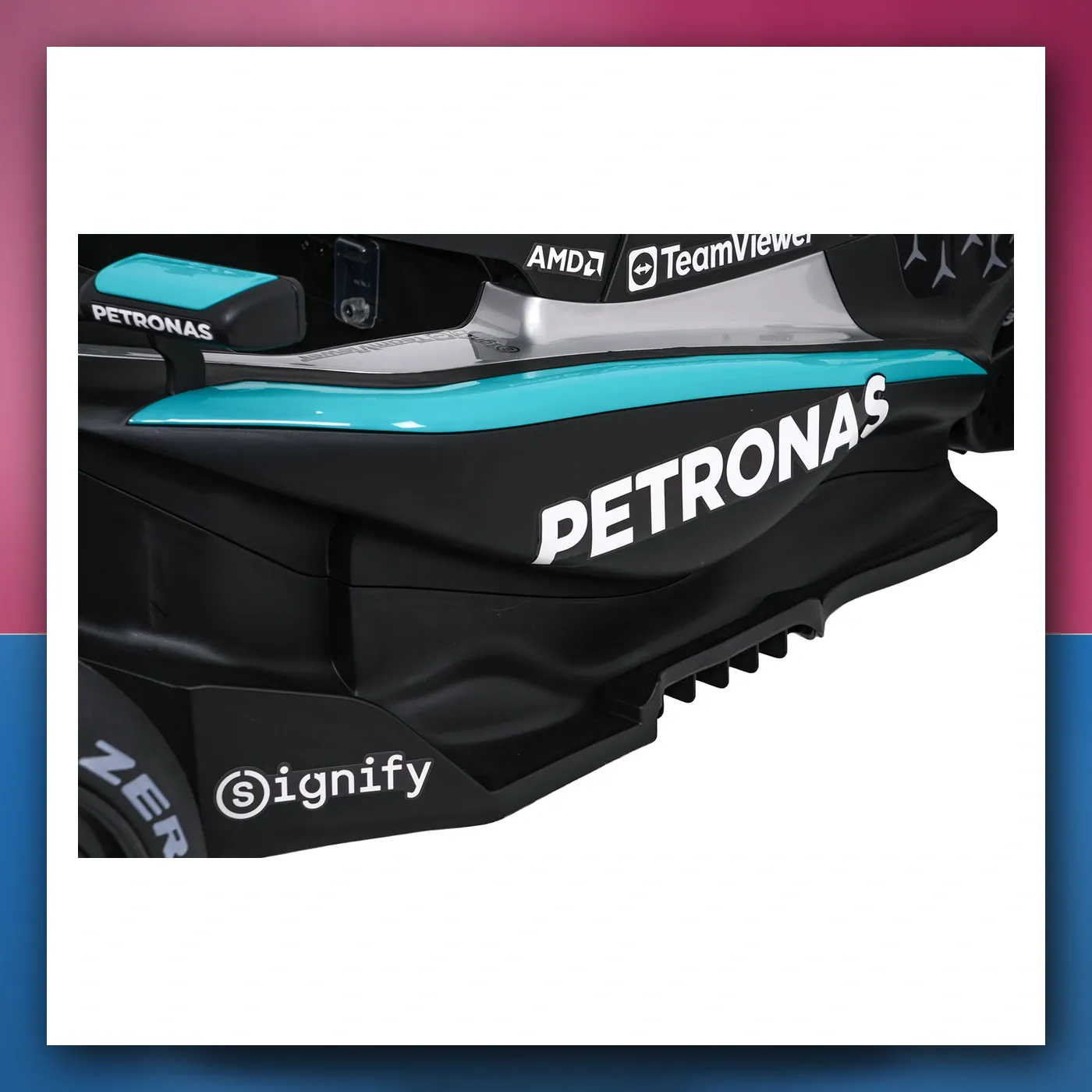 Bolid na akumulator Mercedes-AMG PETRONAS F1 crni s daljinskim upravljačem